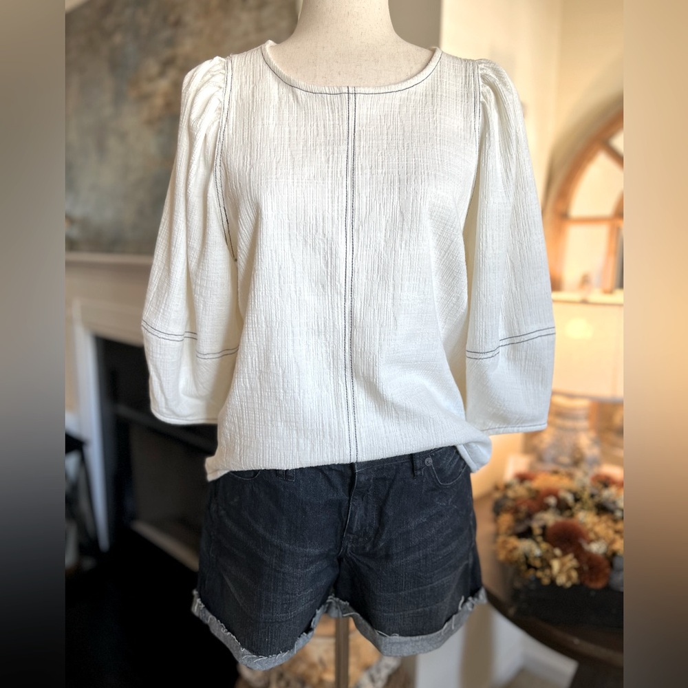 EUC Anthropologie Delilah Structured Top in White by Current Air. Size medium